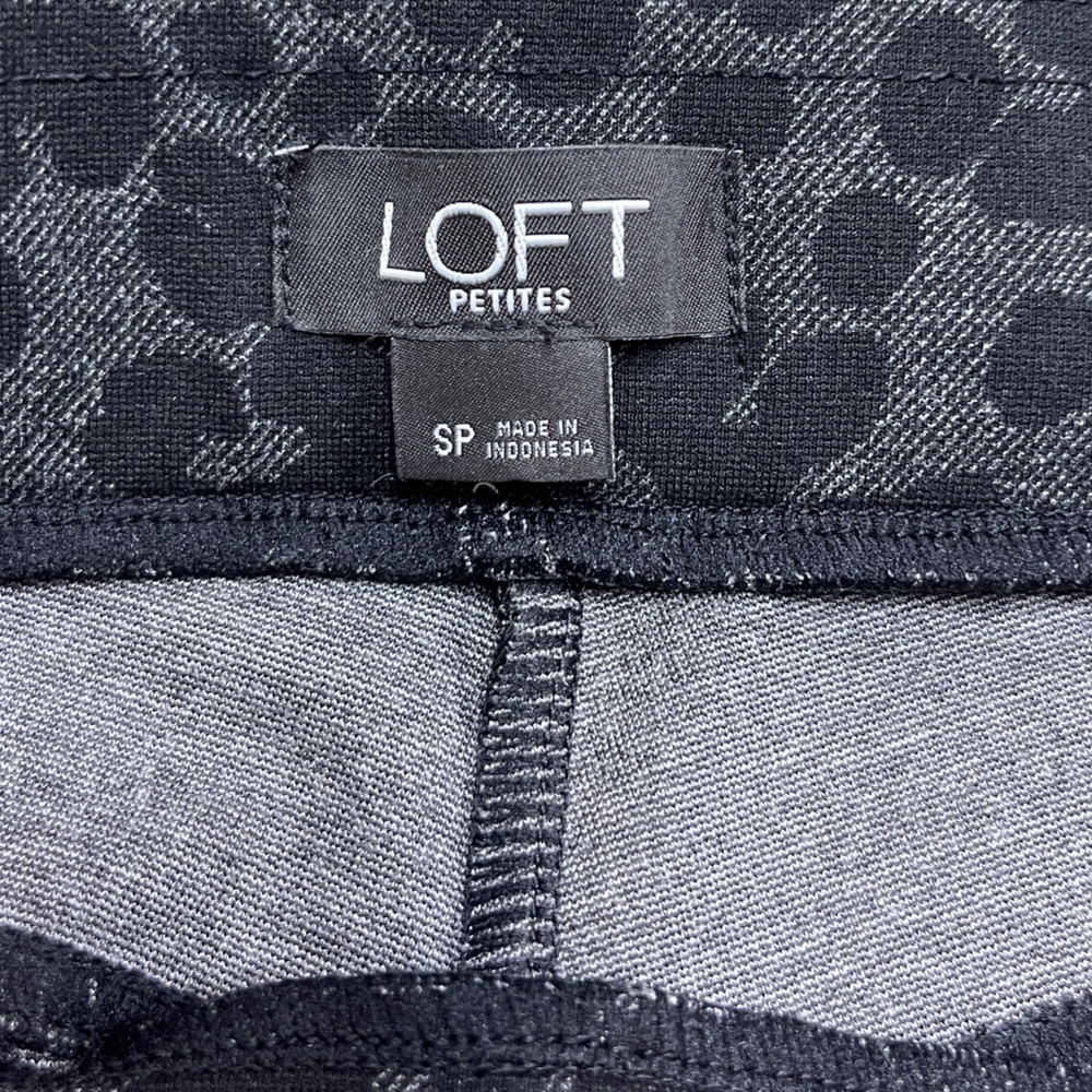LOFT: Seamed Ponte Gray Leopard Leggings, Size S PETITE - Picture 3 of 8